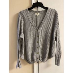 Socialite Light Gray Button-Front V-Neck top Medium